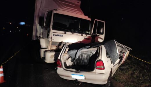 TRÊS PESSOAS MORRERAM EM UM ACIDENTE NA BR-277 EM GUARAPUAVA.