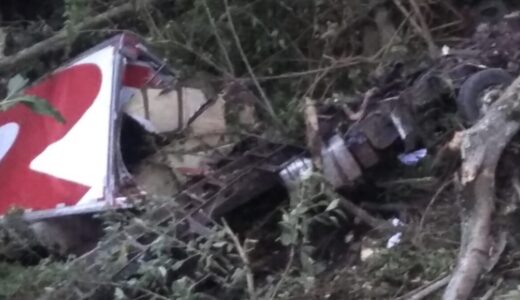 Motorista morreu após caminhão cair em ribanceira na BR-277, Serra da Esperança.